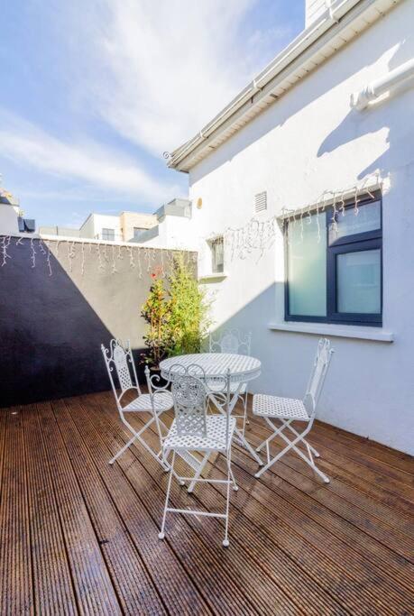 Newly Refurbished Traditional Cottage Blackrock Blackrock  Exterior photo